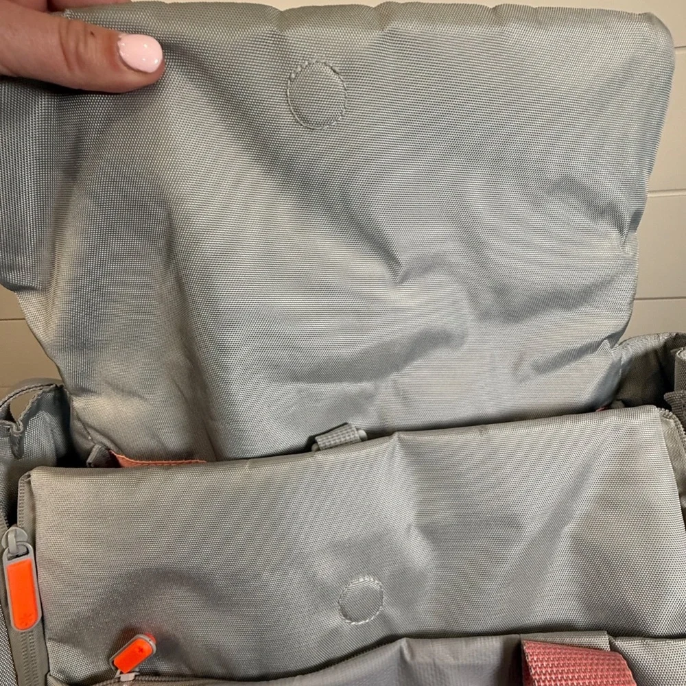 Skip Hop Fit All-Access Diaper Bag, Platinum, Messenger/Tote Bag, Versatile
